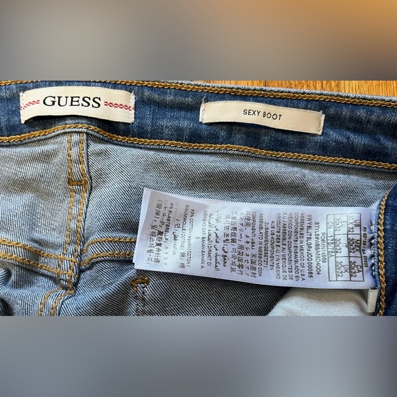 Guess Sexy Boot Jeans sz 30 - Picture 3 of 4